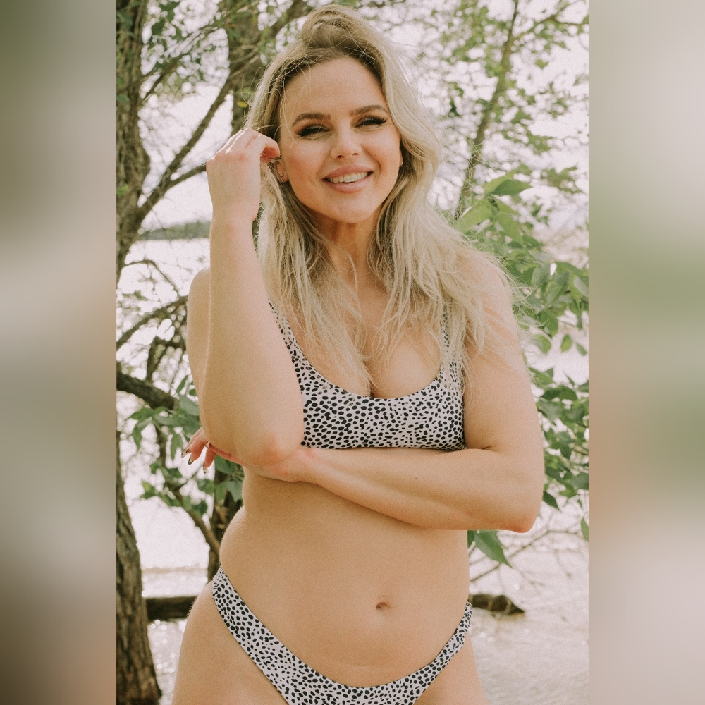 2 piece bikini - Picture 2 of 6